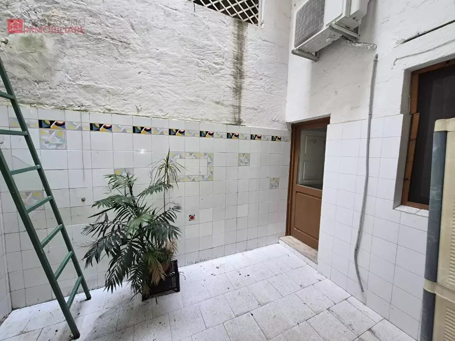 Immagine 46 di Palazzo in vendita  a Lecce