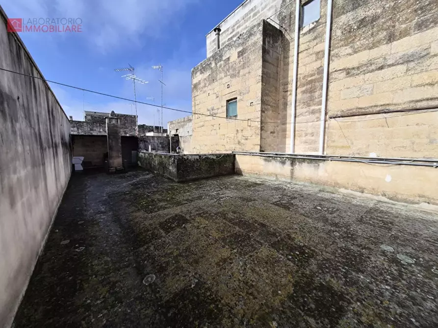 Immagine 25 di Palazzo in vendita  a Lecce