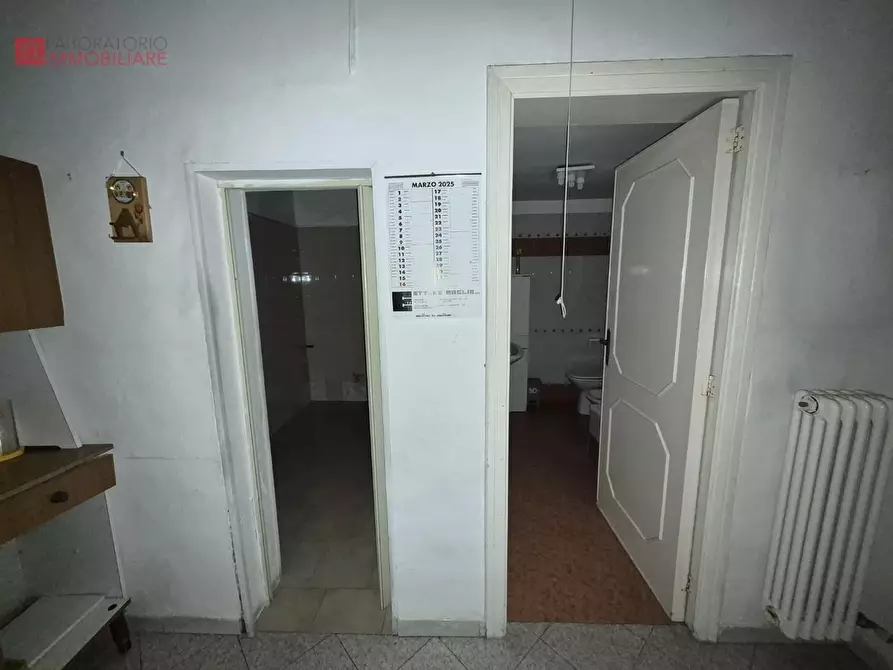 Immagine 43 di Palazzo in vendita  a Lecce