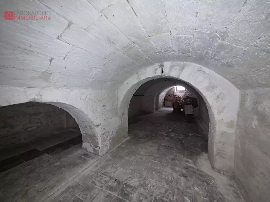 Immagine 35 di Palazzo in vendita  a Lecce