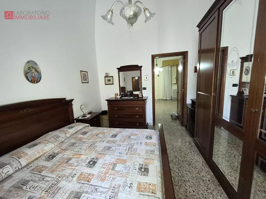 Immagine 12 di Palazzo in vendita  a Lecce