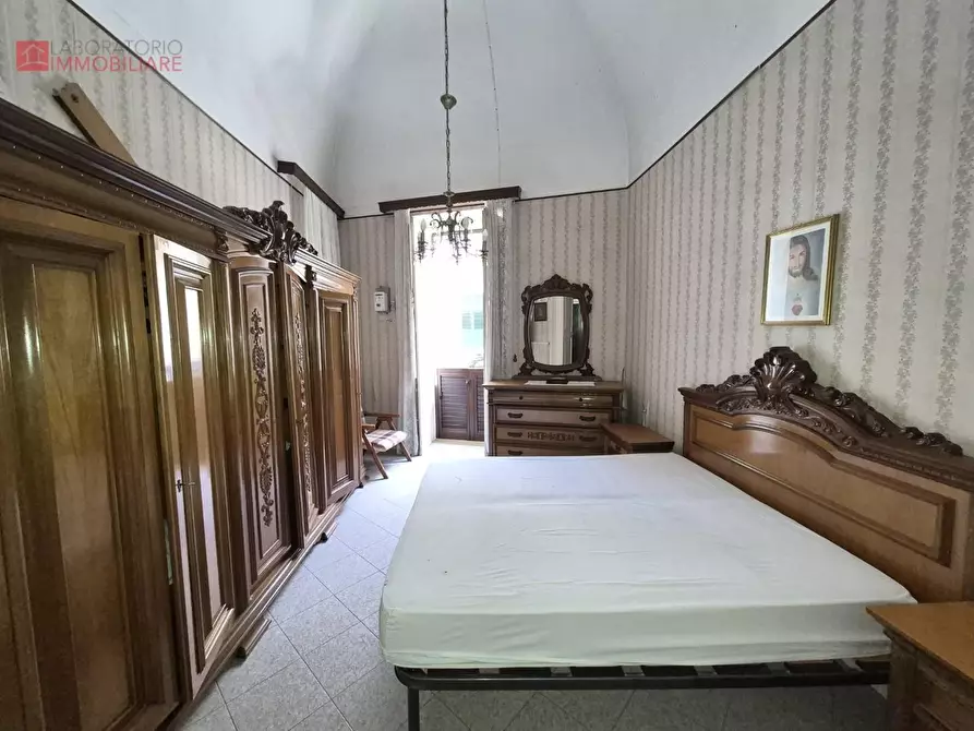 Immagine 37 di Palazzo in vendita  a Lecce