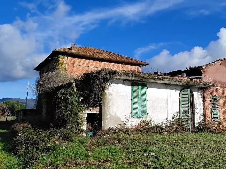 Immagine 7 di Villa in vendita  a Larciano