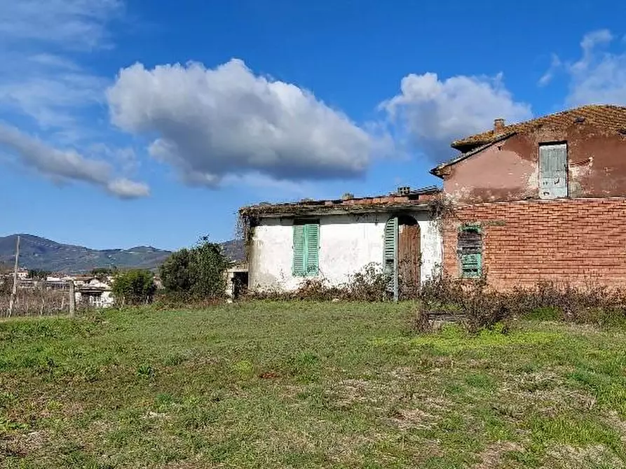 Immagine 10 di Villa in vendita  a Larciano