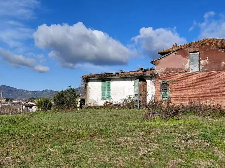 Immagine 11 di Villa in vendita  a Larciano