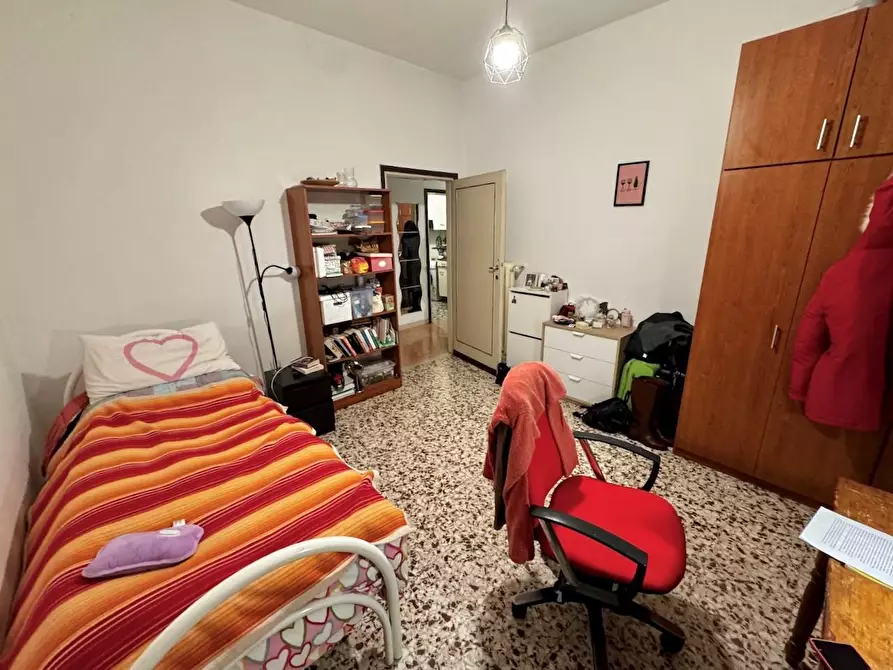 Immagine 11 di Appartamento in vendita  a Pisa