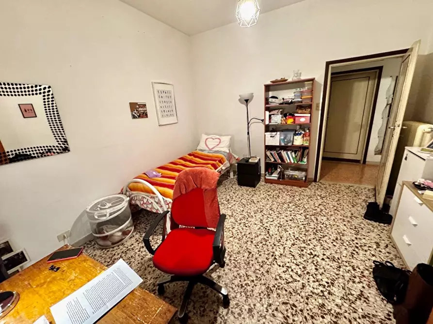 Immagine 12 di Appartamento in vendita  a Pisa