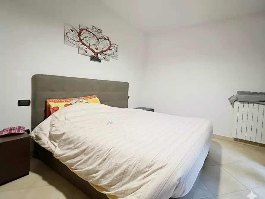 Immagine 10 di Appartamento in vendita  a Lucca