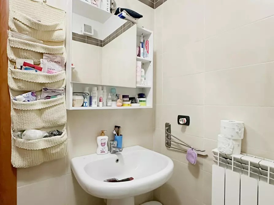 Immagine 8 di Appartamento in vendita  a Lucca