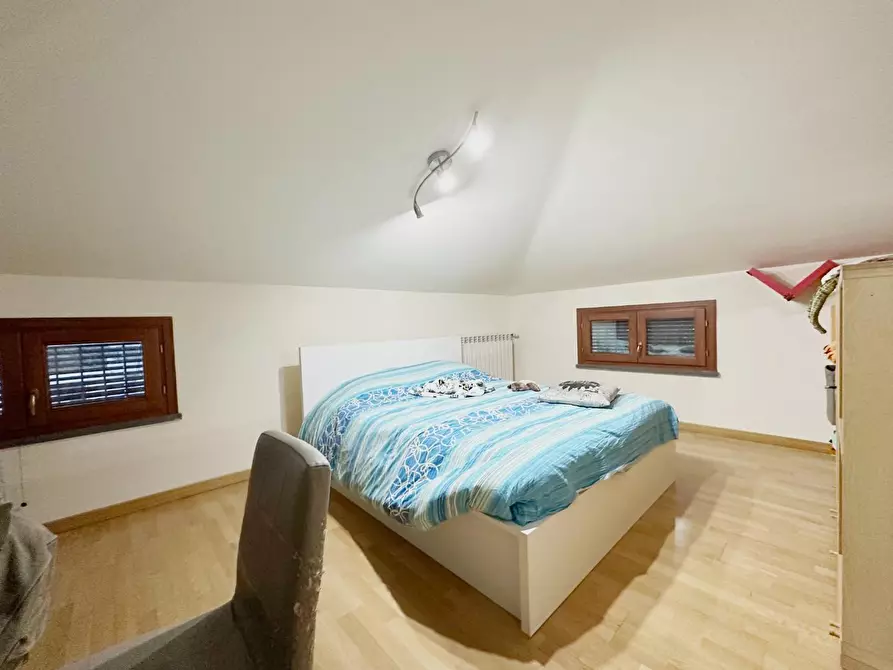 Immagine 12 di Appartamento in vendita  a Lucca