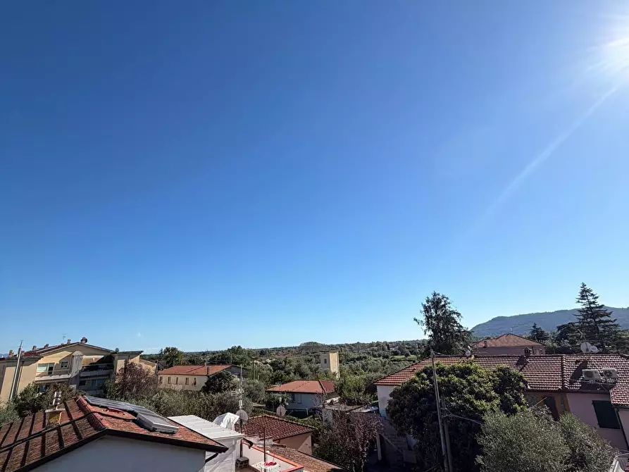 Immagine 22 di Appartamento in vendita  a Sarzana