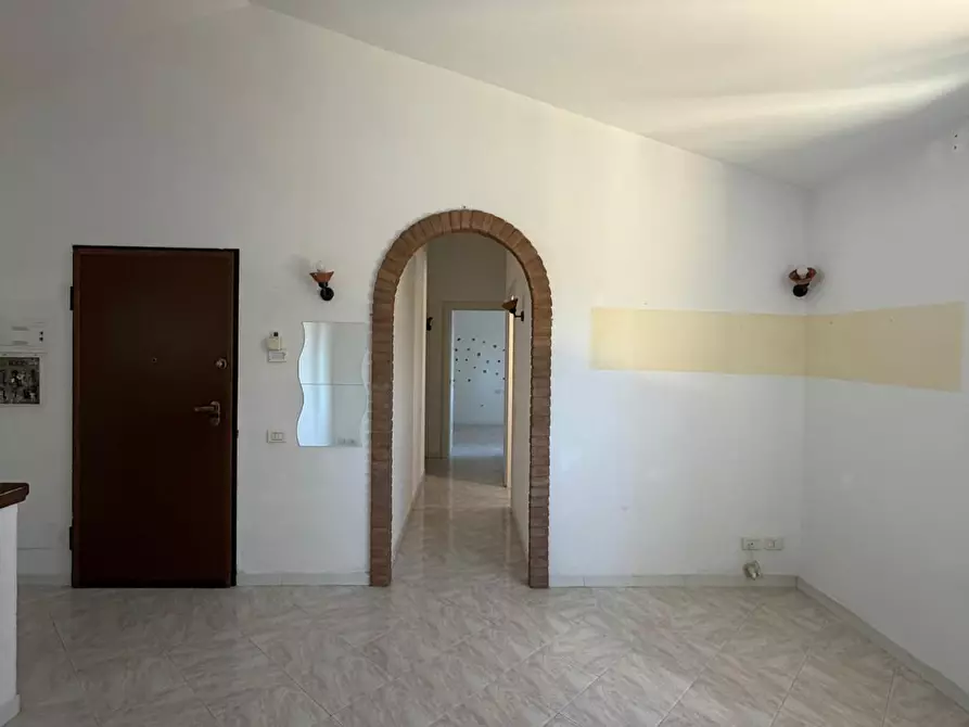 Immagine 5 di Appartamento in vendita  a Sarzana