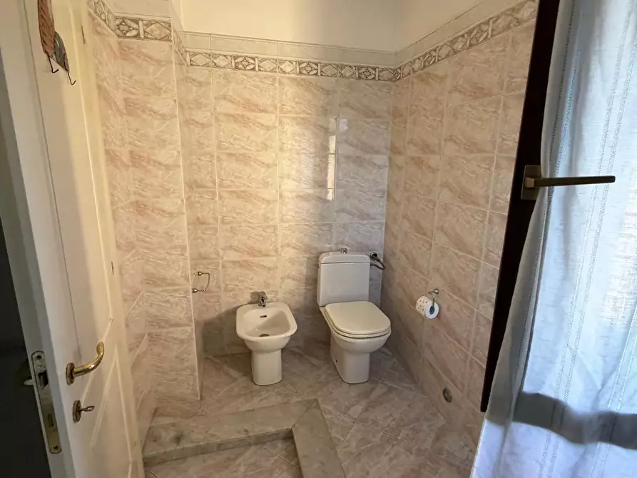 Immagine 11 di Appartamento in vendita  a Sarzana