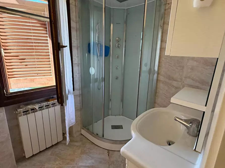 Immagine 13 di Appartamento in vendita  a Sarzana