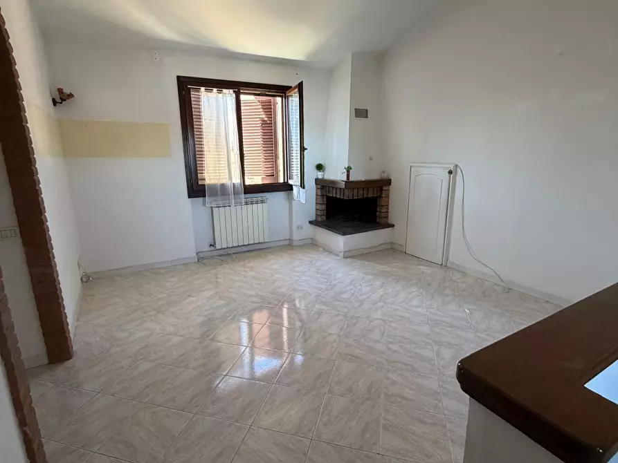 Immagine 9 di Appartamento in vendita  a Sarzana