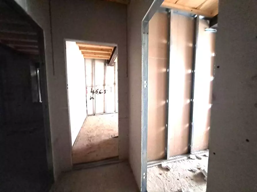 Immagine 4 di Appartamento in vendita  a Massa