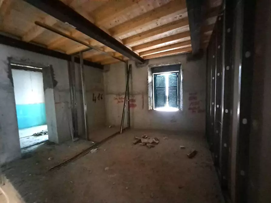 Immagine 11 di Appartamento in vendita  a Massa