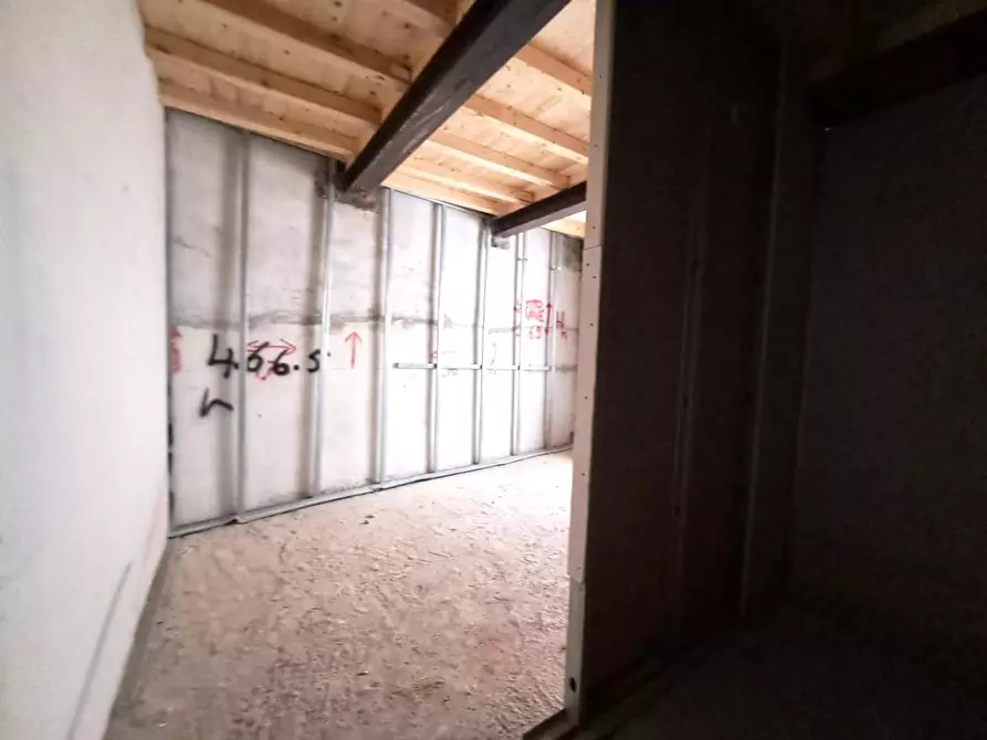 Immagine 9 di Appartamento in vendita  a Massa