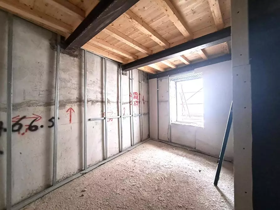 Immagine 7 di Appartamento in vendita  a Massa