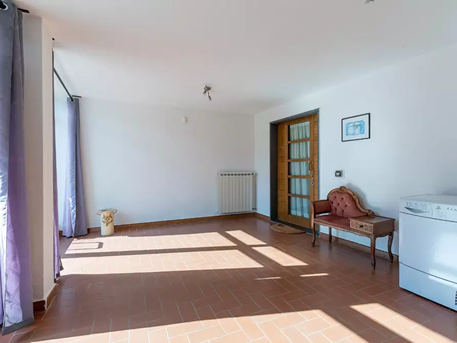 Immagine 2 di Villetta a schiera in vendita  a Calcinaia