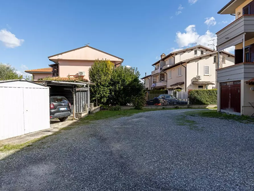 Immagine 4 di Villetta a schiera in vendita  a Calcinaia