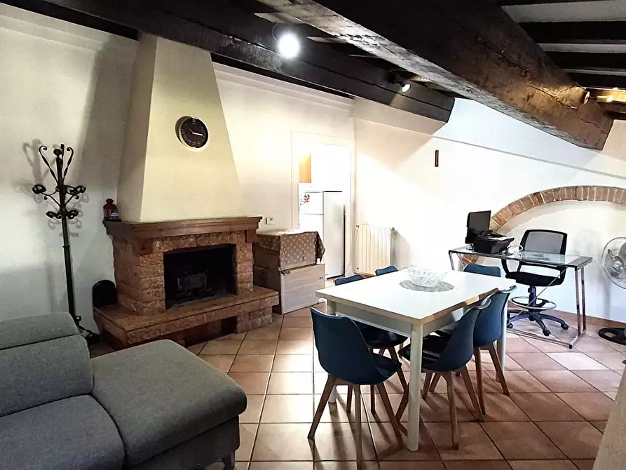 Immagine 2 di Appartamento in vendita  a Cascina