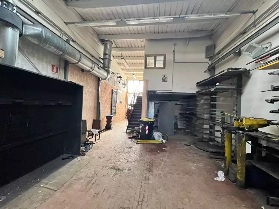 Immagine 8 di Attività artigianale in vendita  a Lastra A Signa