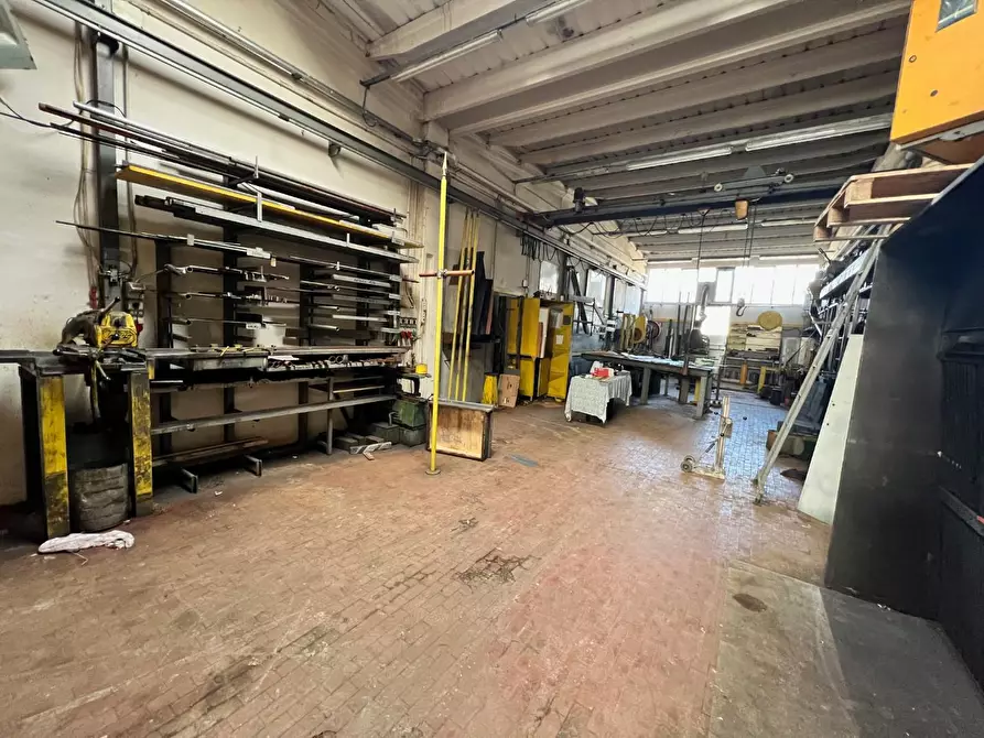 Immagine 6 di Attività artigianale in vendita  a Lastra A Signa