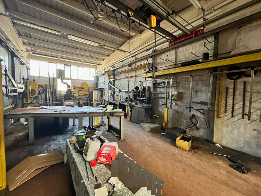 Immagine 10 di Attività artigianale in vendita  a Lastra A Signa