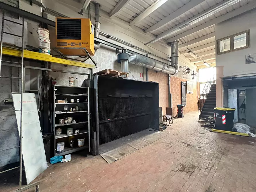 Immagine 9 di Attività artigianale in vendita  a Lastra A Signa