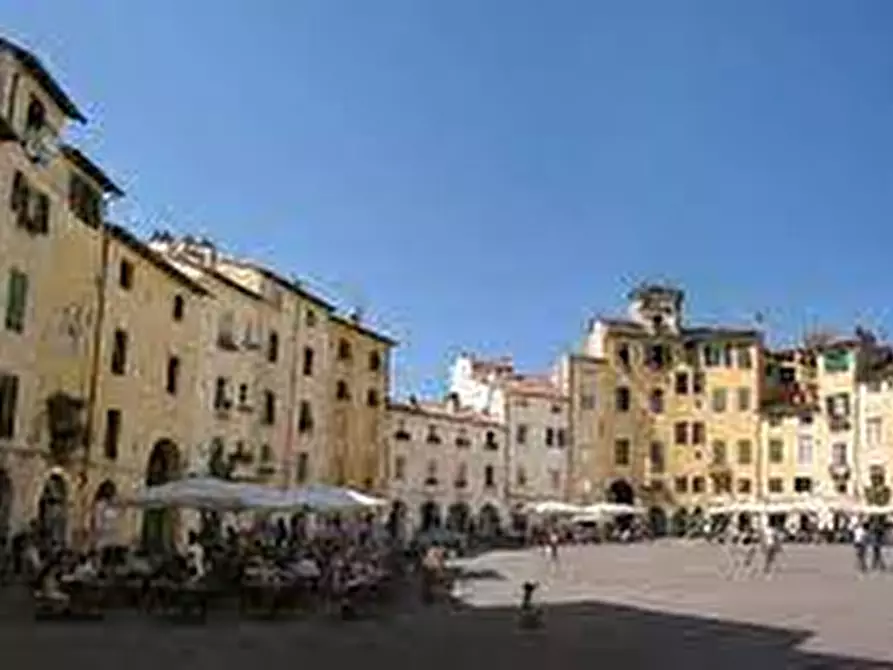 Immagine 13 di Appartamento in vendita  a Massa