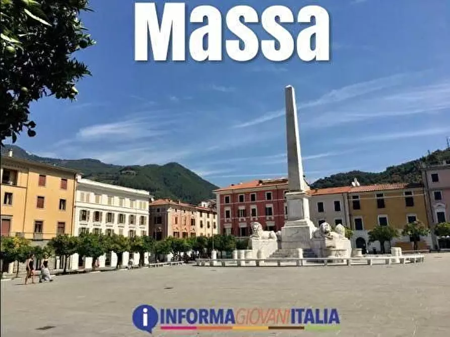 Immagine 12 di Appartamento in vendita  a Massa