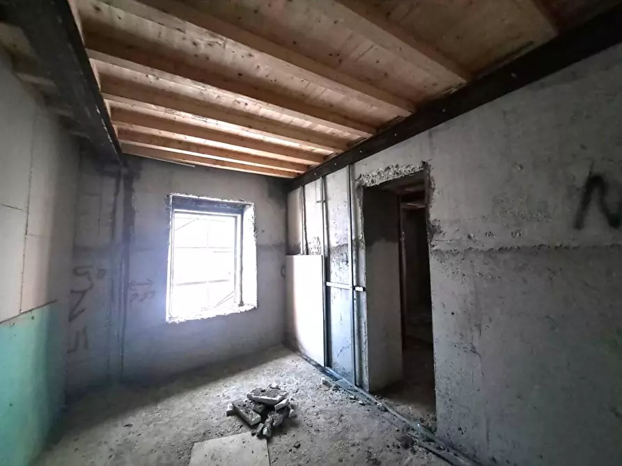 Immagine 3 di Appartamento in vendita  a Massa