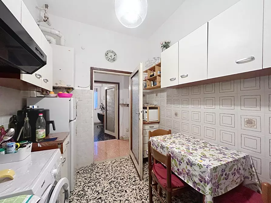 Immagine 4 di Appartamento in vendita  a Pisa