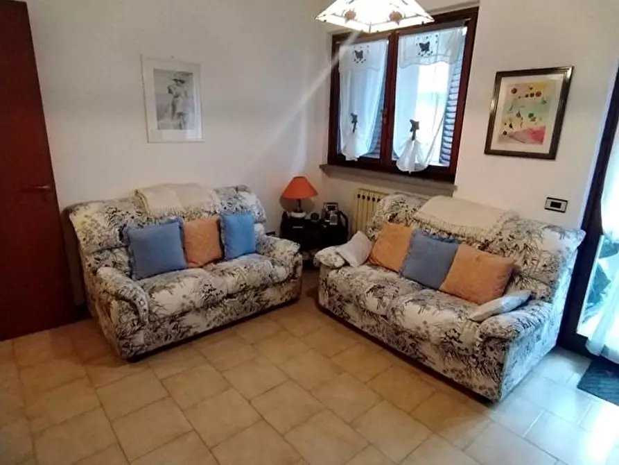 Immagine 11 di Villetta a schiera in vendita  a Massa