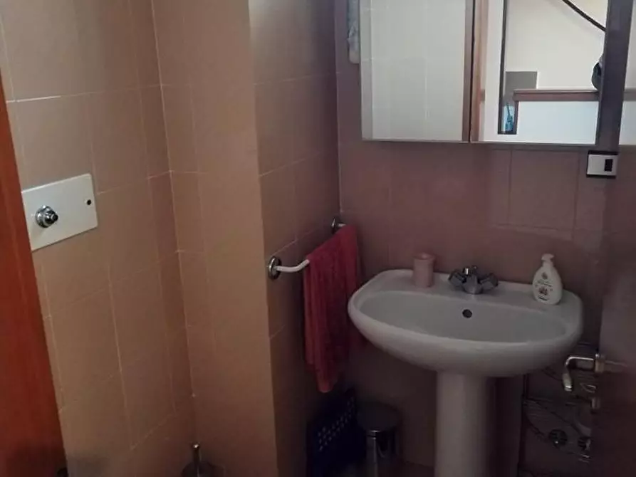 Immagine 14 di Villetta a schiera in vendita  a Massa