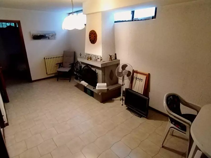 Immagine 27 di Villetta a schiera in vendita  a Massa