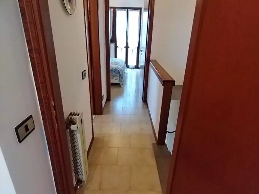 Immagine 23 di Villetta a schiera in vendita  a Massa