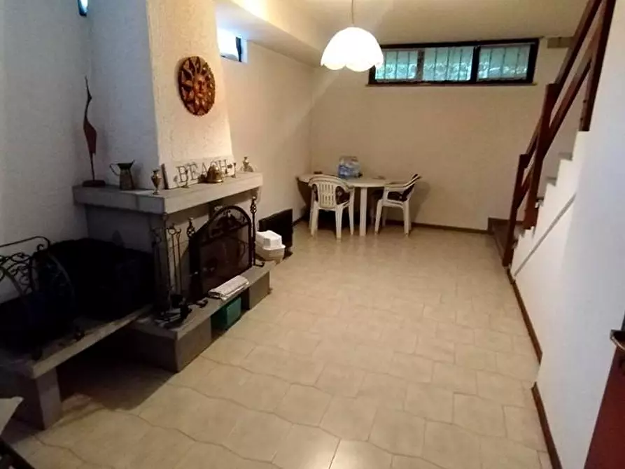 Immagine 30 di Villetta a schiera in vendita  a Massa