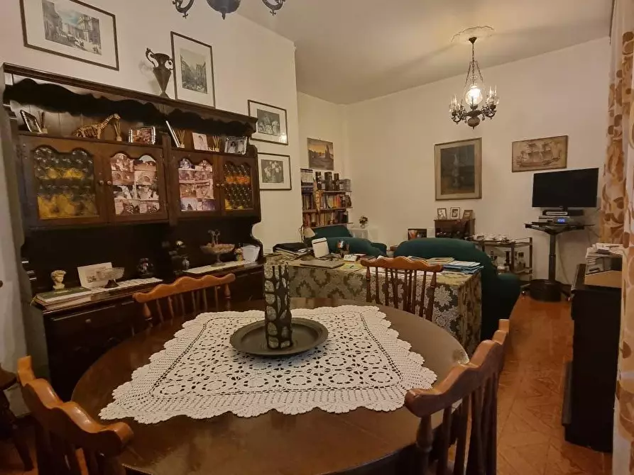 Immagine 3 di Appartamento in vendita  a Viareggio