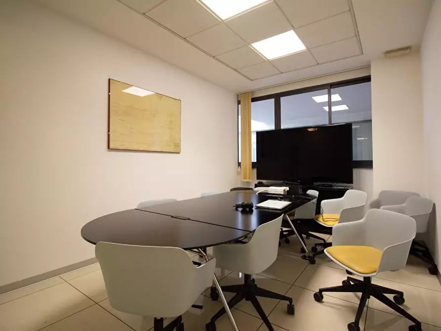 Immagine 7 di Ufficio in affitto  a Pisa