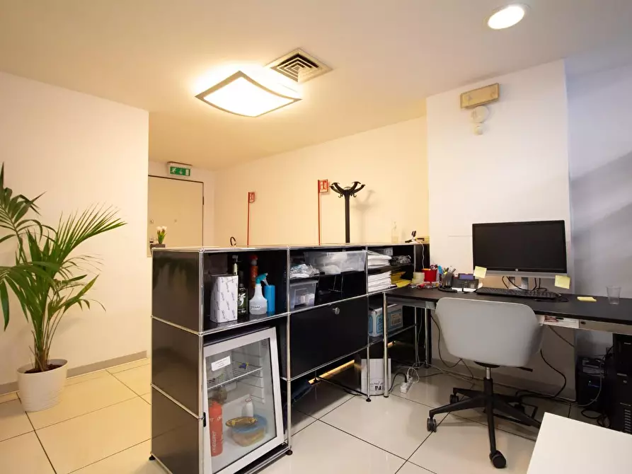 Immagine 2 di Ufficio in affitto  a Pisa