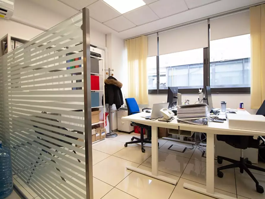 Immagine 6 di Ufficio in affitto  a Pisa