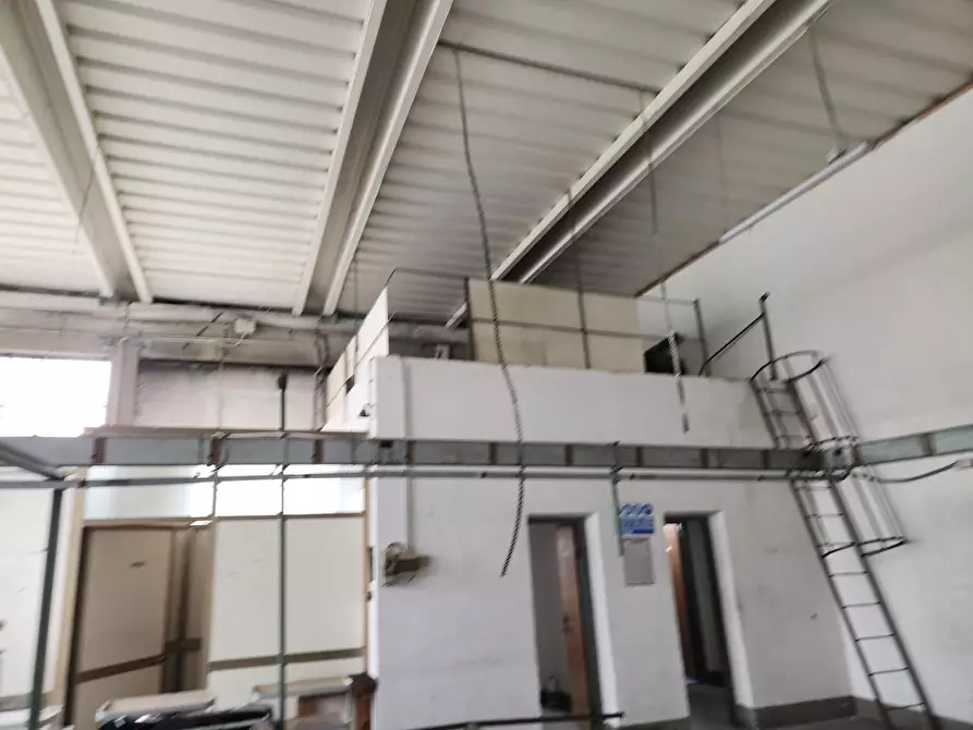 Immagine 4 di Attività artigianale in affitto  a Montopoli In Val D'arno