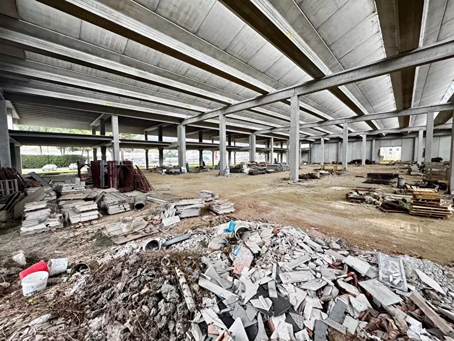 Immagine 2 di Capannone industriale in vendita  a Figline E Incisa Valdarno