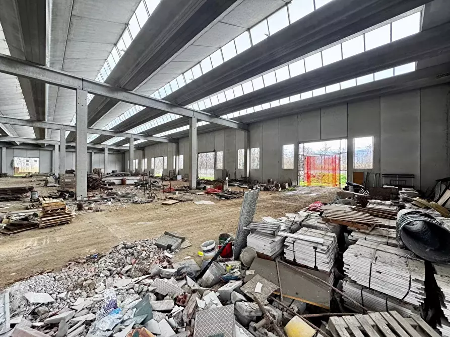 Immagine 3 di Capannone industriale in vendita  a Figline E Incisa Valdarno