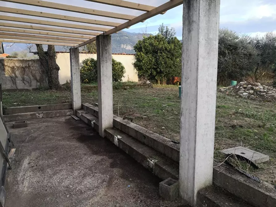 Immagine 9 di Casa bifamiliare in vendita  a Montignoso