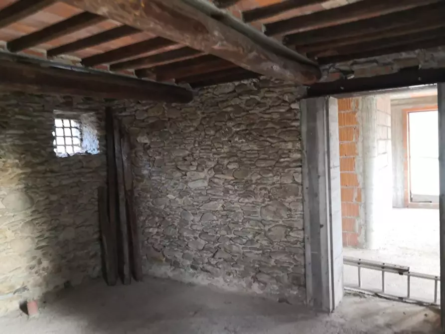 Immagine 8 di Casa bifamiliare in vendita  a Montignoso