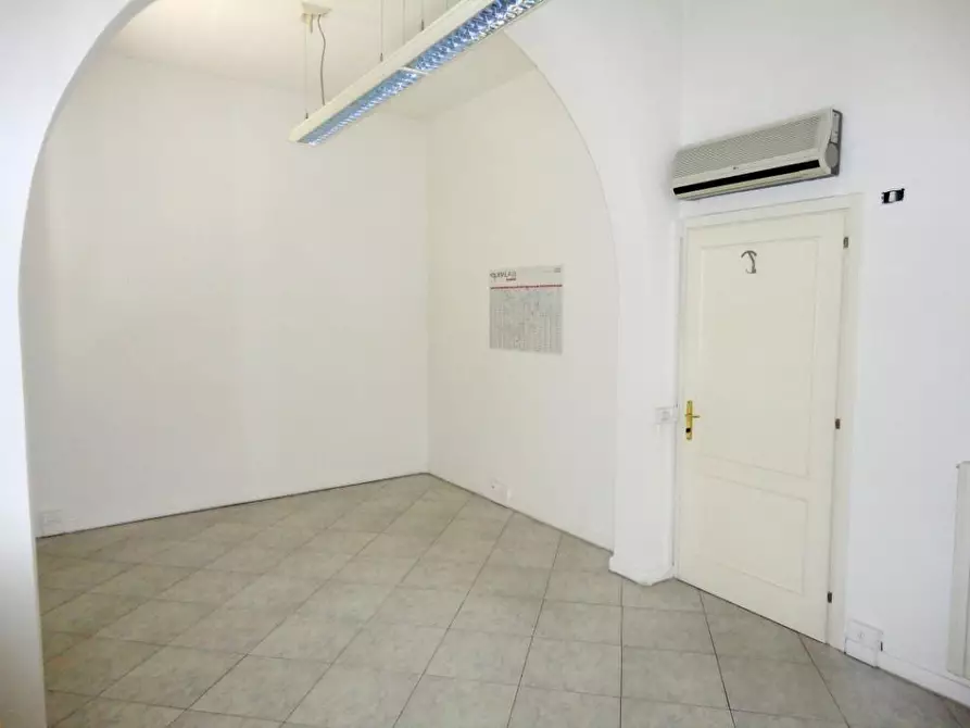 Immagine 7 di Ufficio in affitto  a Pontedera