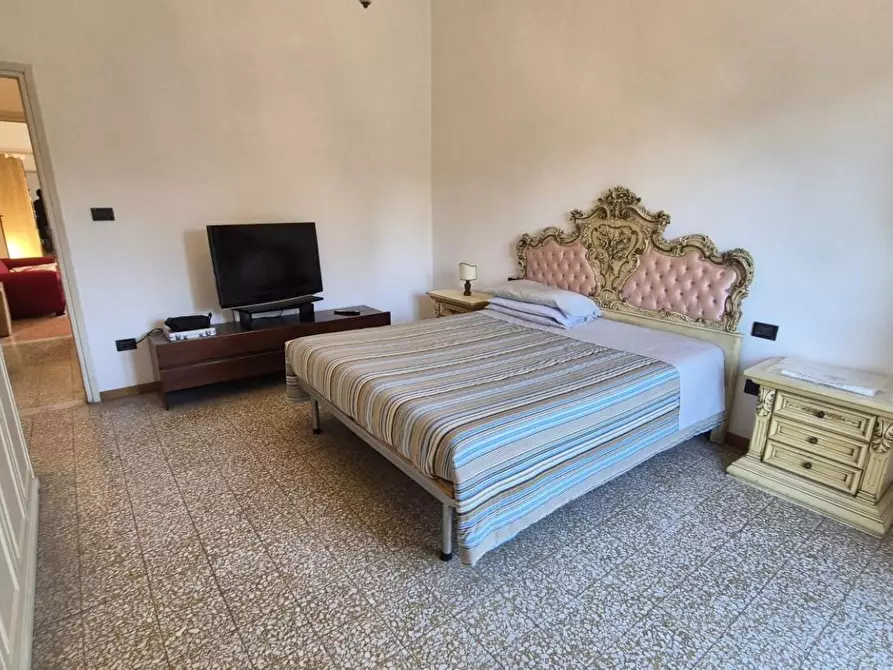 Immagine 57 di Appartamento in vendita  a Viareggio